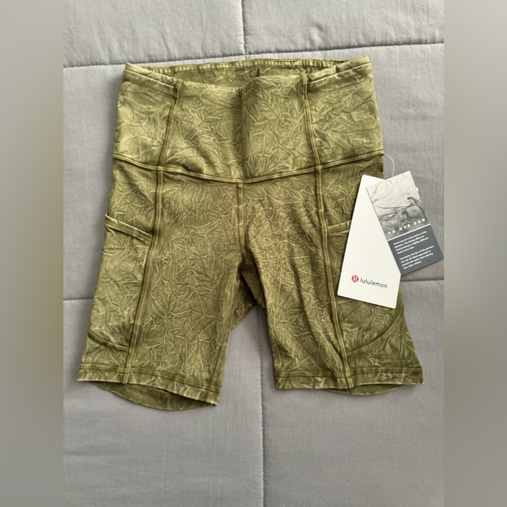 NWT Lululemon Fast and Free Short 6" Ice Dye *Non Reflective in Ice Wash Moss - Picture 2 of 5